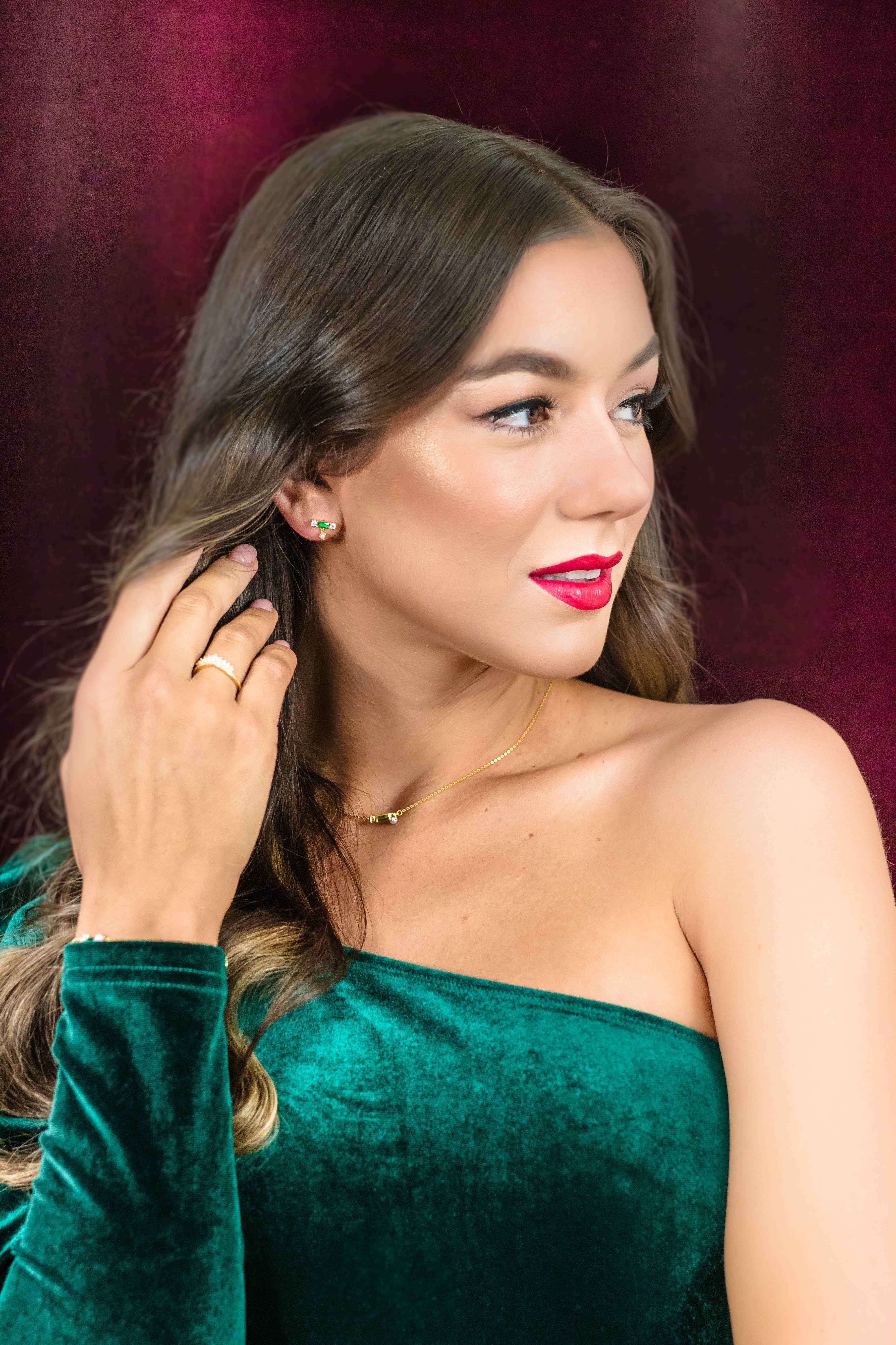 GEORGINI GIFTS EMERALD ISLE FRESHWATER PEARL EARRINGS IN EMERALD AND GOLD