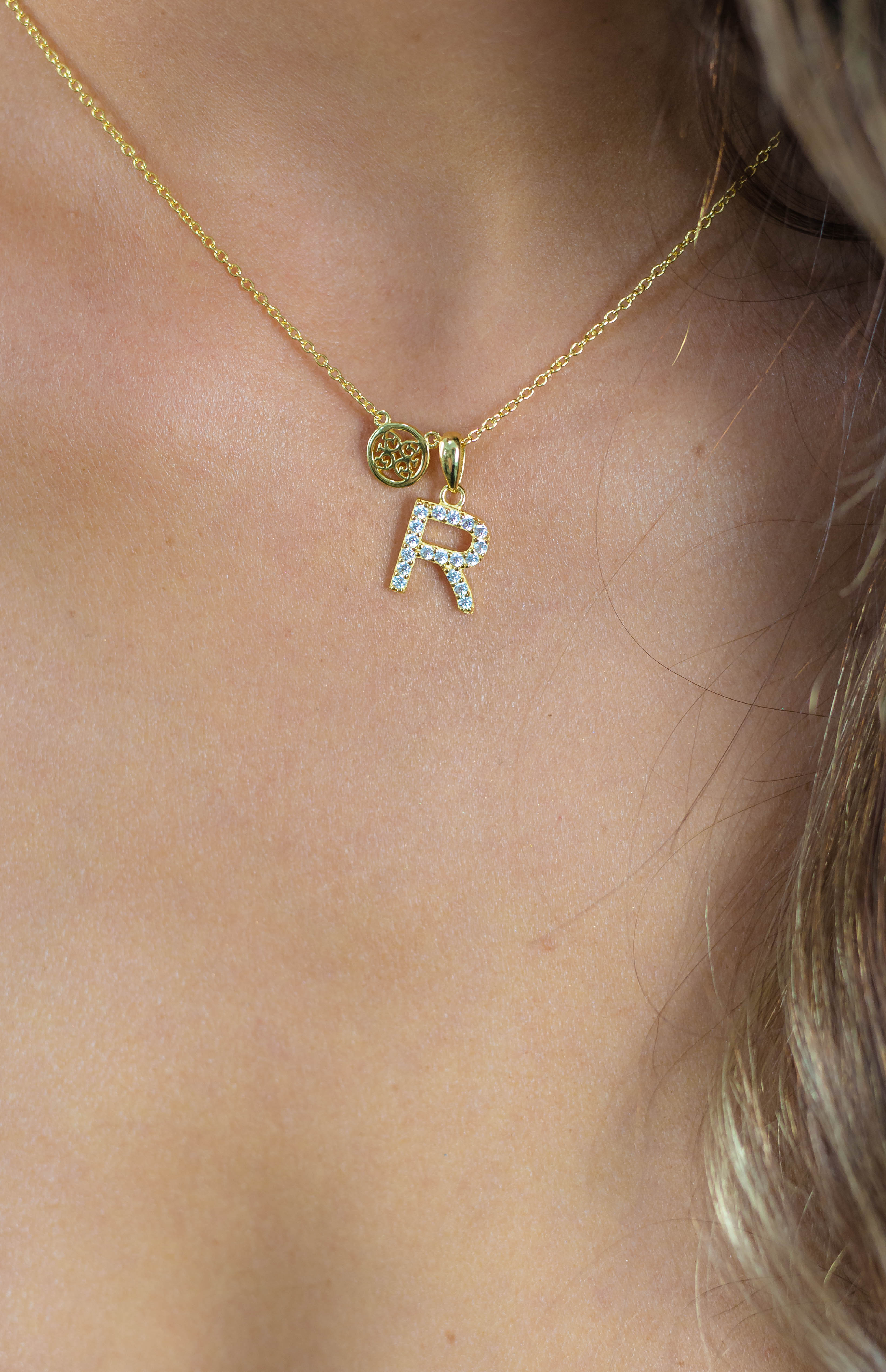 GEORGINI LUXURY LETTERS R INITIAL PENDANT GOLD