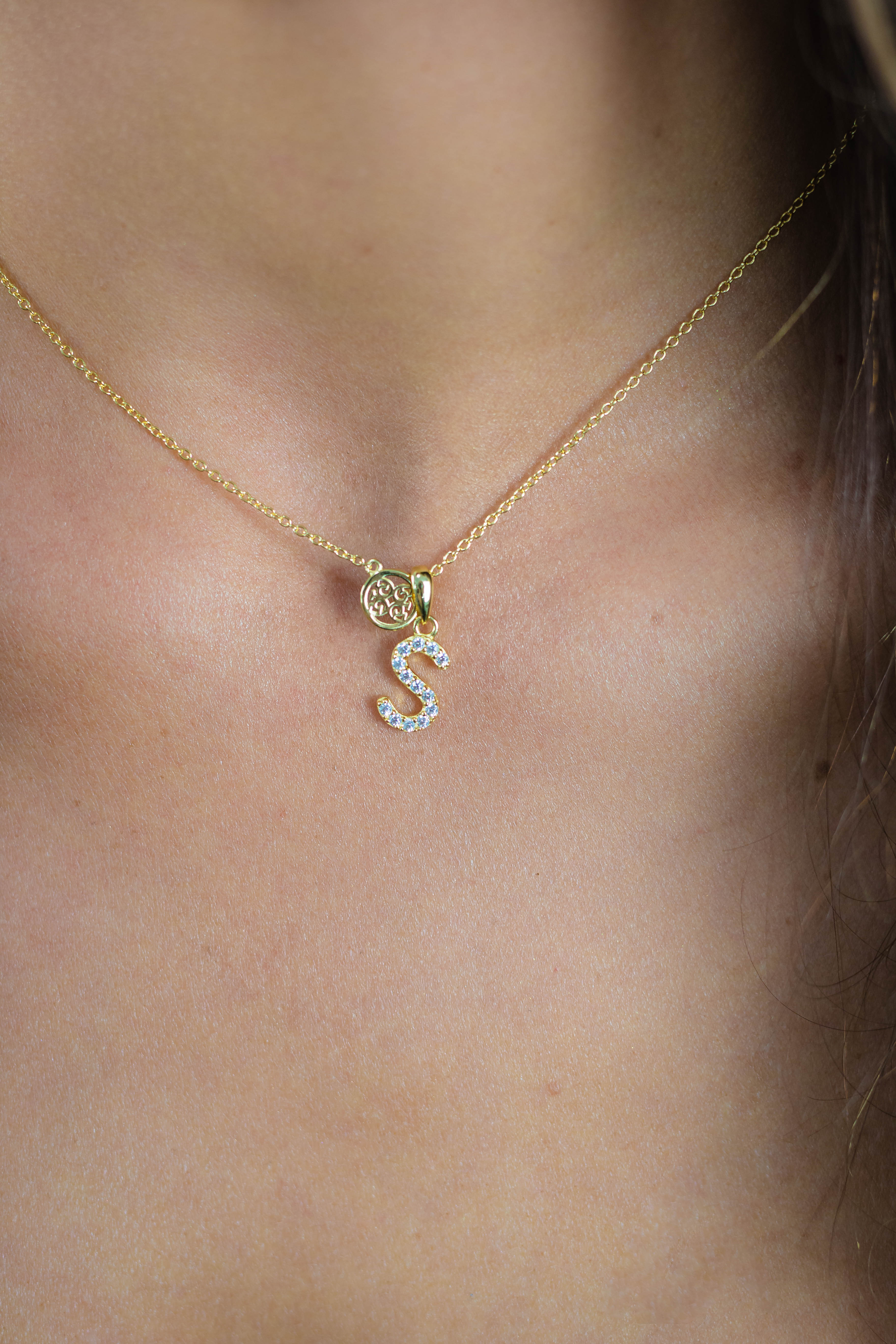 GEORGINI LUXURY LETTERS S INITIAL PENDANT GOLD