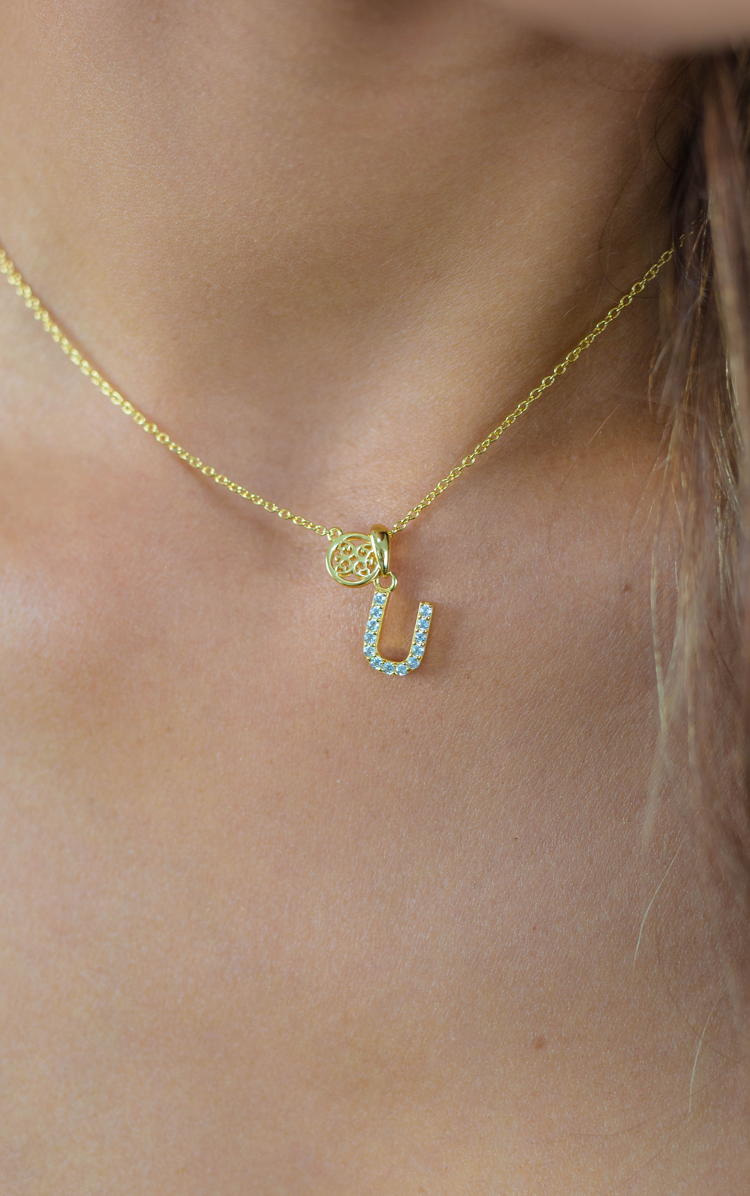 GEORGINI LUXURY LETTERS U INITIAL PENDANT GOLD